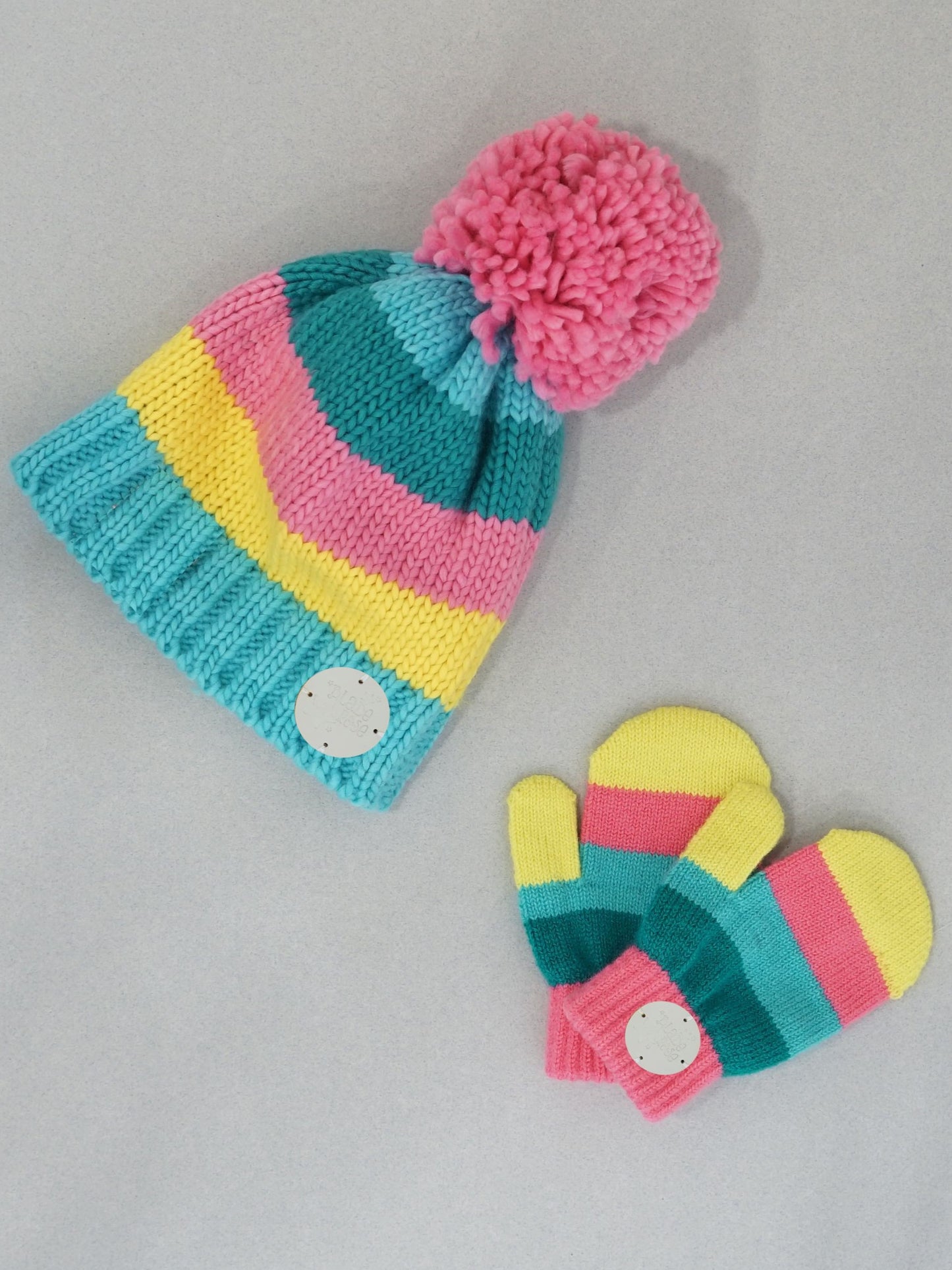 blade and rose pastel hat and mittens at whippersnappers online