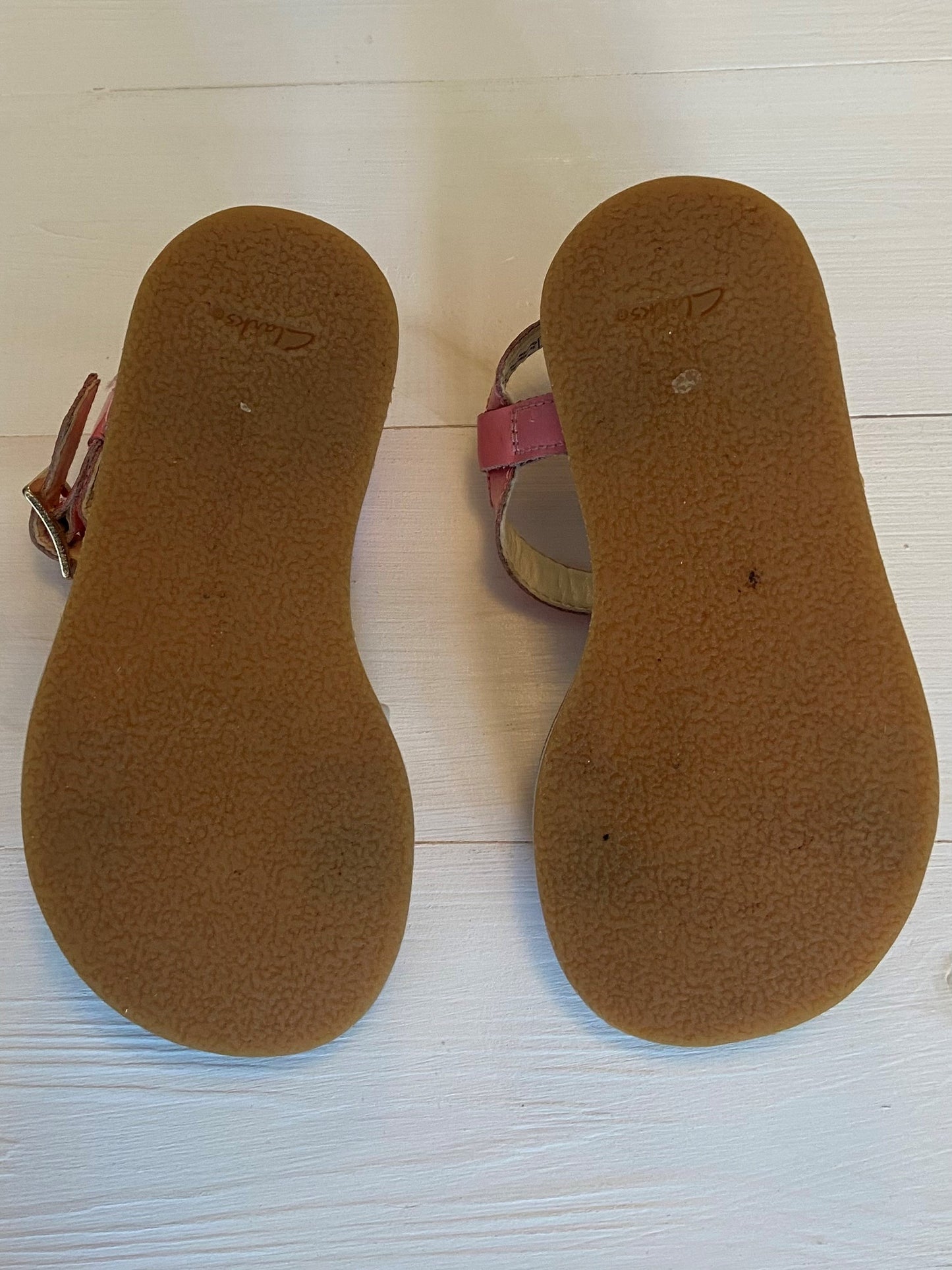 pre loved girls sandals by clarks at whippersnappers online