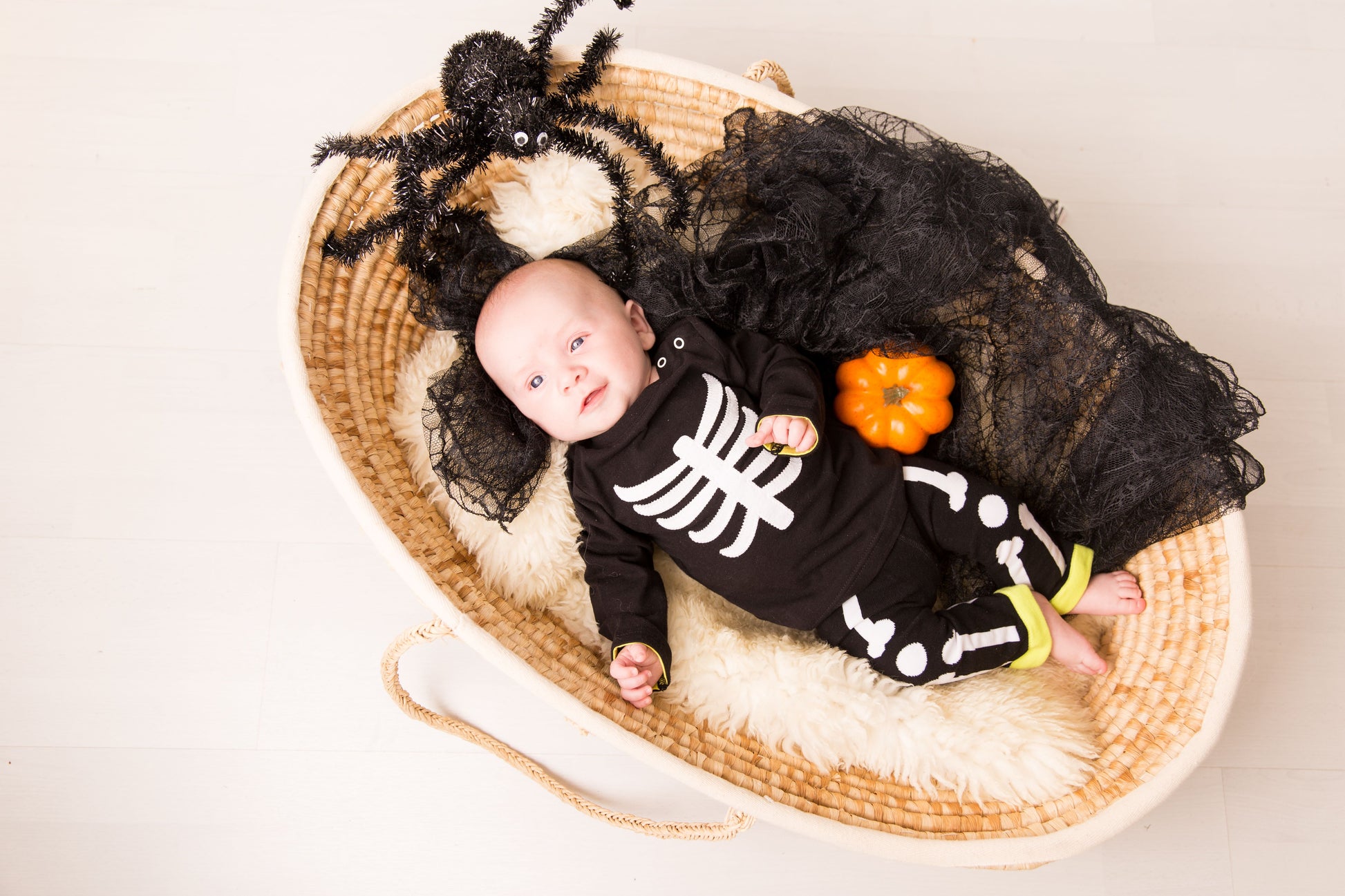 blade and rose skeleton leggings